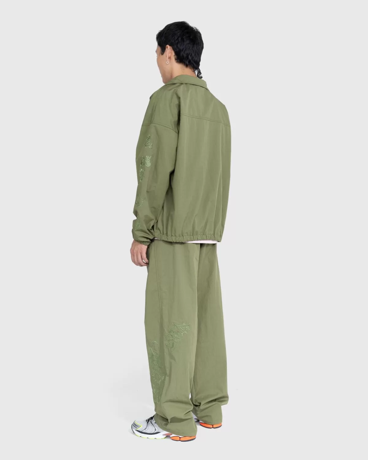 nts_x_highsnobiety_geborsteld_nylon_trainingsjack_groen_3.webp Bovenkleding^NTS X Highsnobiety Geborsteld Nylon Trainingsjack Groen