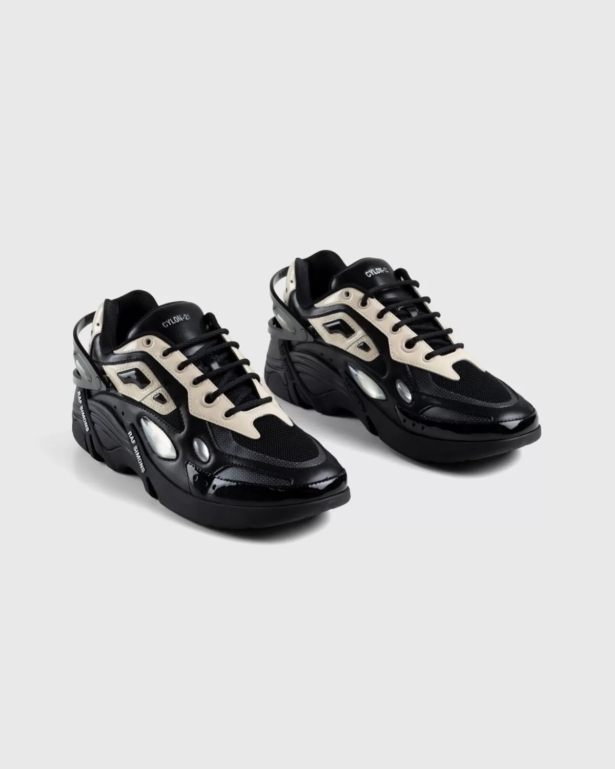 raf_simons_cylon_21_cremezwart_1.webp Raf Simons Cylon 21 Creme/Zwart Clearance