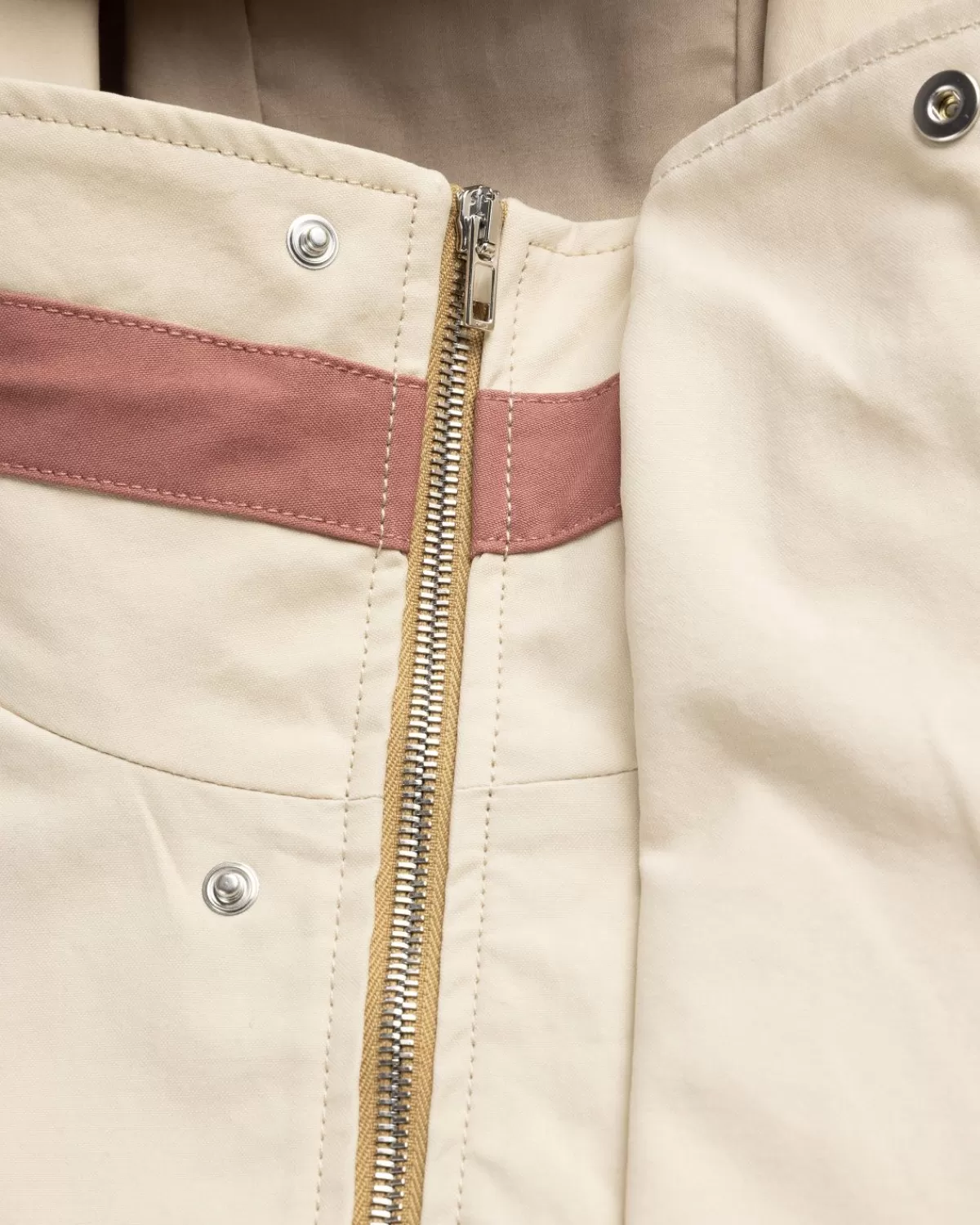 ranra_godor_jack_met_capuchon_zand_6.webp Bovenkleding^RANRA Godor Jack Met Capuchon Zand