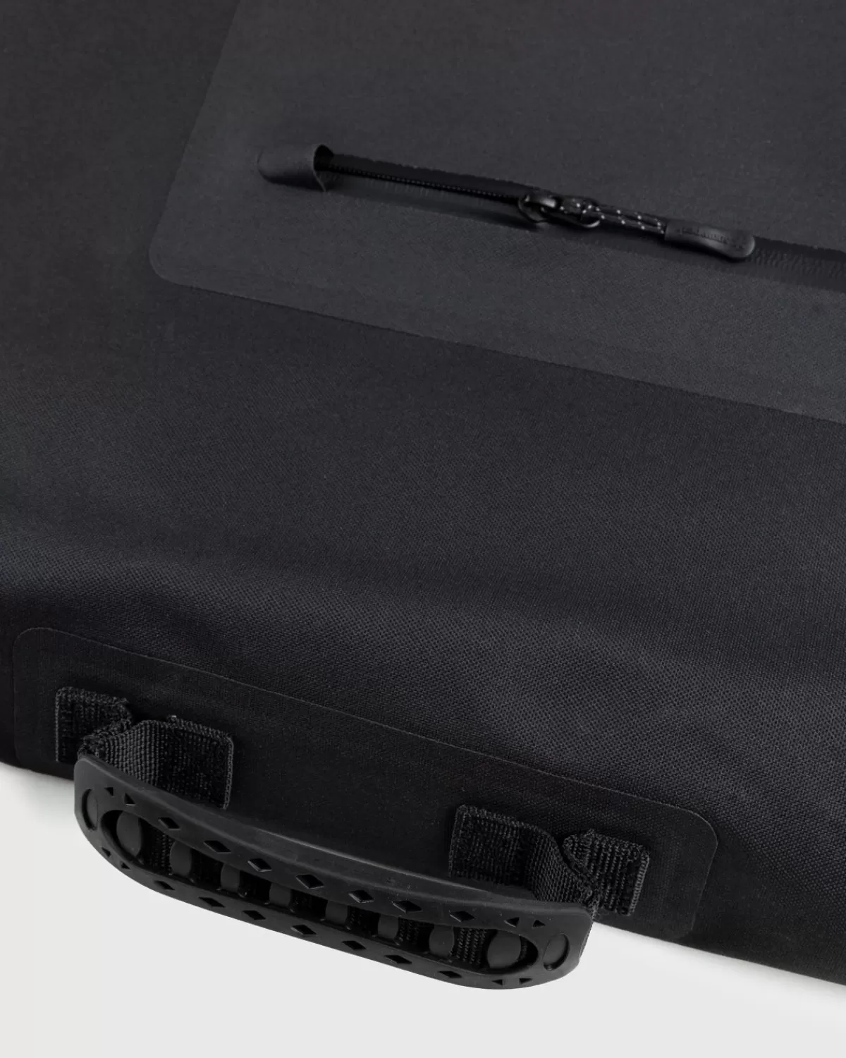 snow_peak_4weg_droge_tas_zwart_6.webp Snow Peak 4-Weg Droge Tas Zwart Outlet