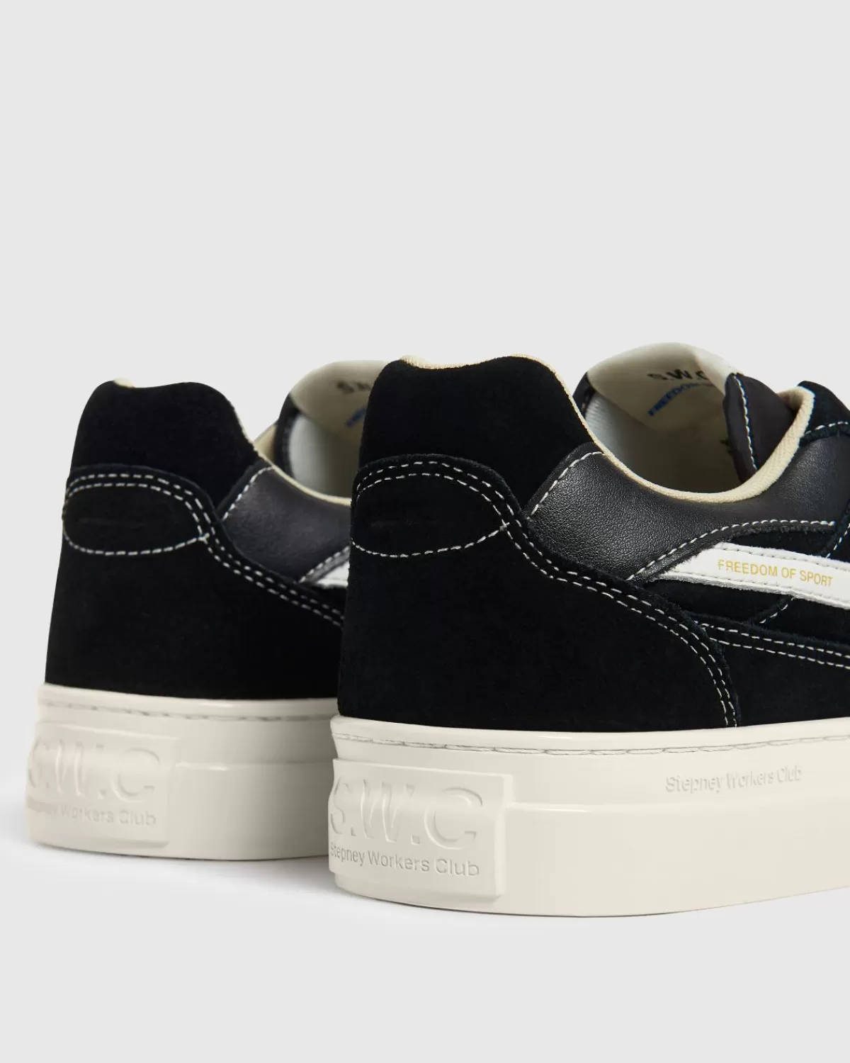 stepney_workers_club_pearl_sstrike_suede_zwart_3.webp Stepney Workers Club Pearl S-Strike Suede Zwart Best