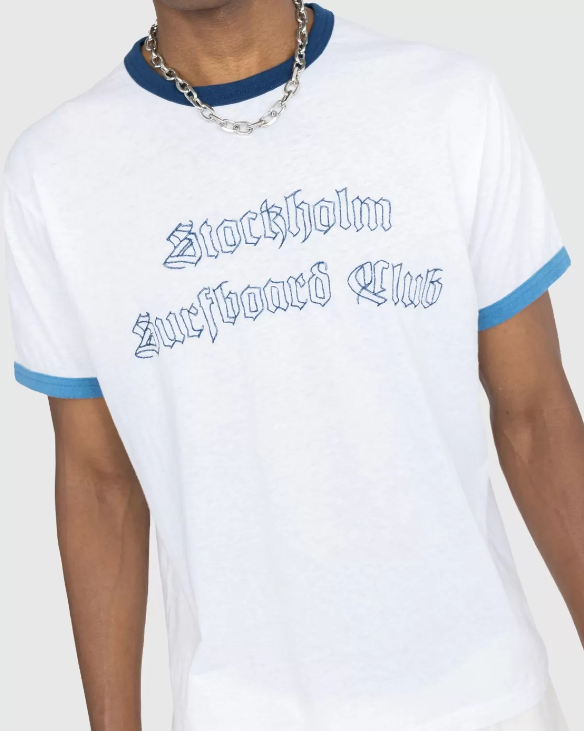 stockholm_surfboard_club_ringer_tshirt_wit_4.webp Stockholm Surfboard Club Ringer T-Shirt Wit Store