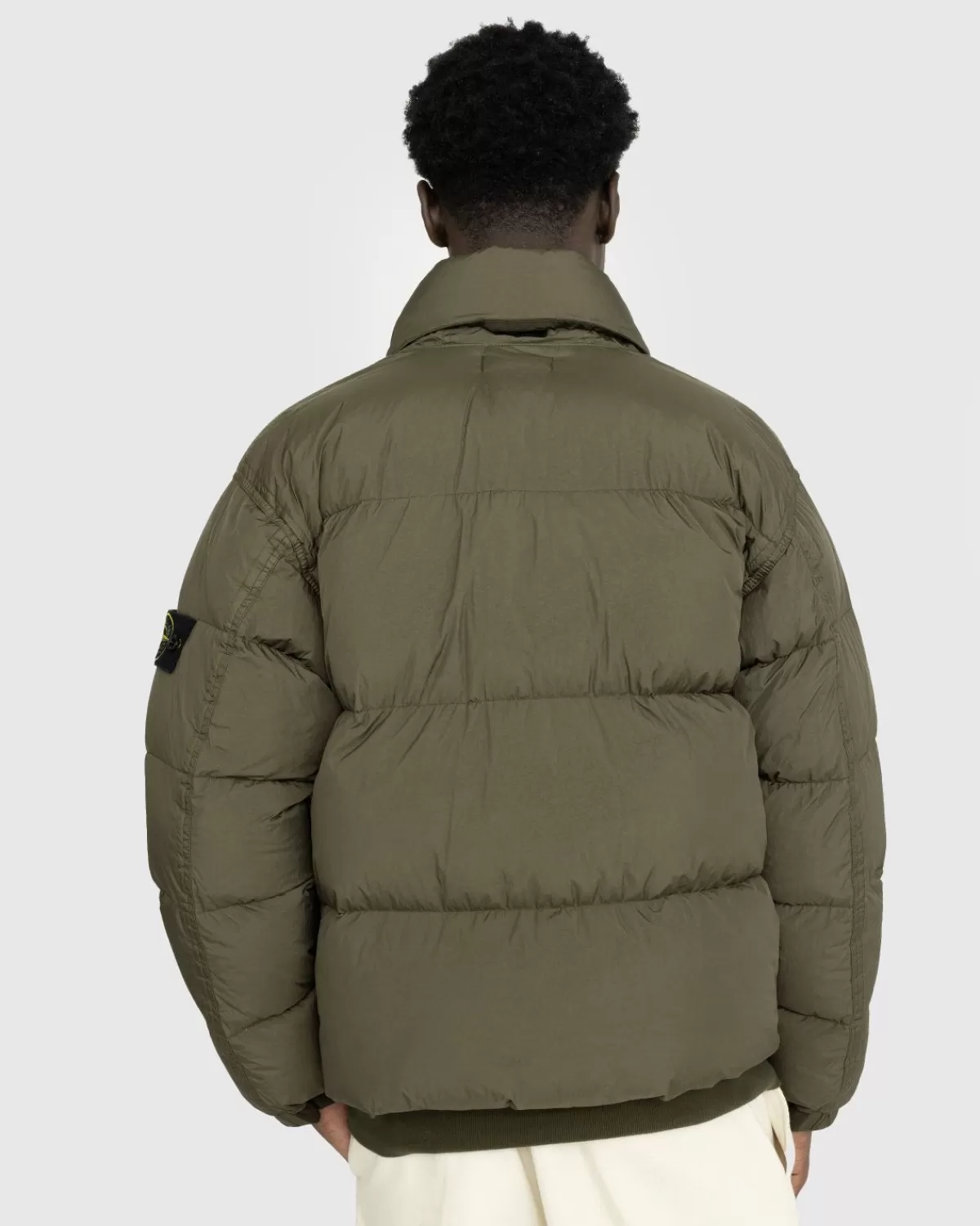 stone_island__donsjack_van_gerecycled_nylon_olijfgroen_5.webp Bovenkleding^Stone Island - Donsjack Van Gerecycled Nylon, Olijfgroen