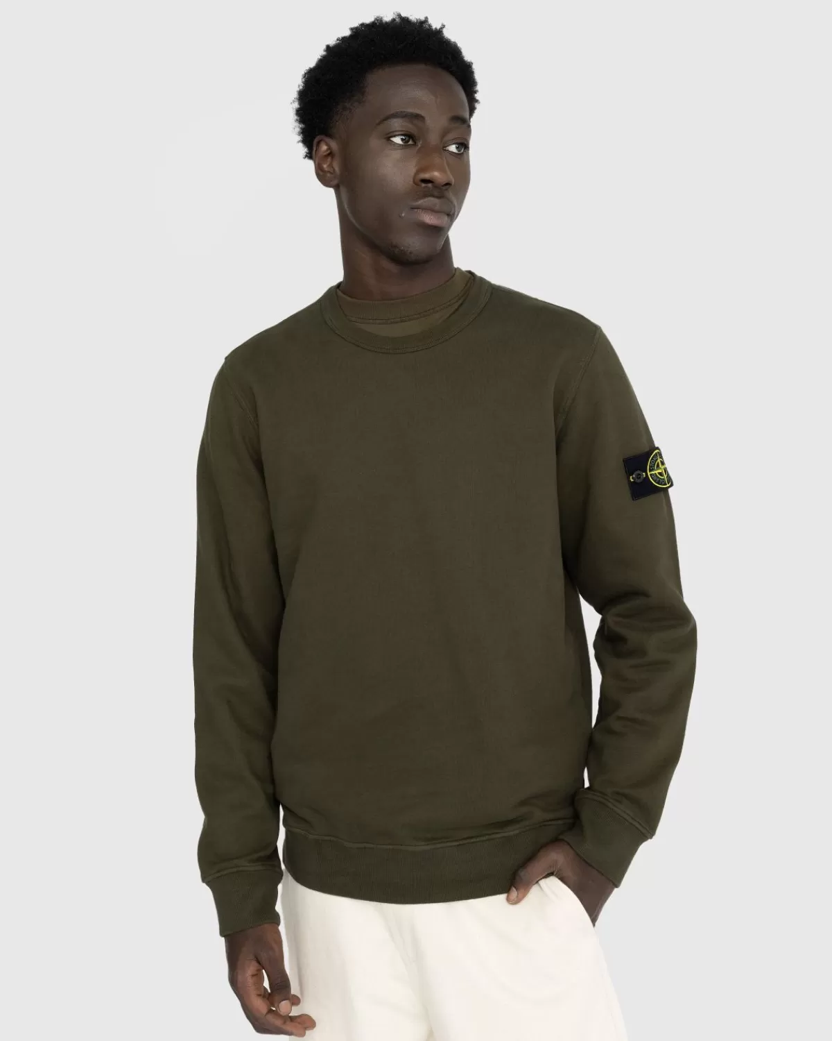 Gebreide Kleding^Stone Island Kledinggeverfde, Geborstelde Fleece Met Ronde Hals, Olijfgroen