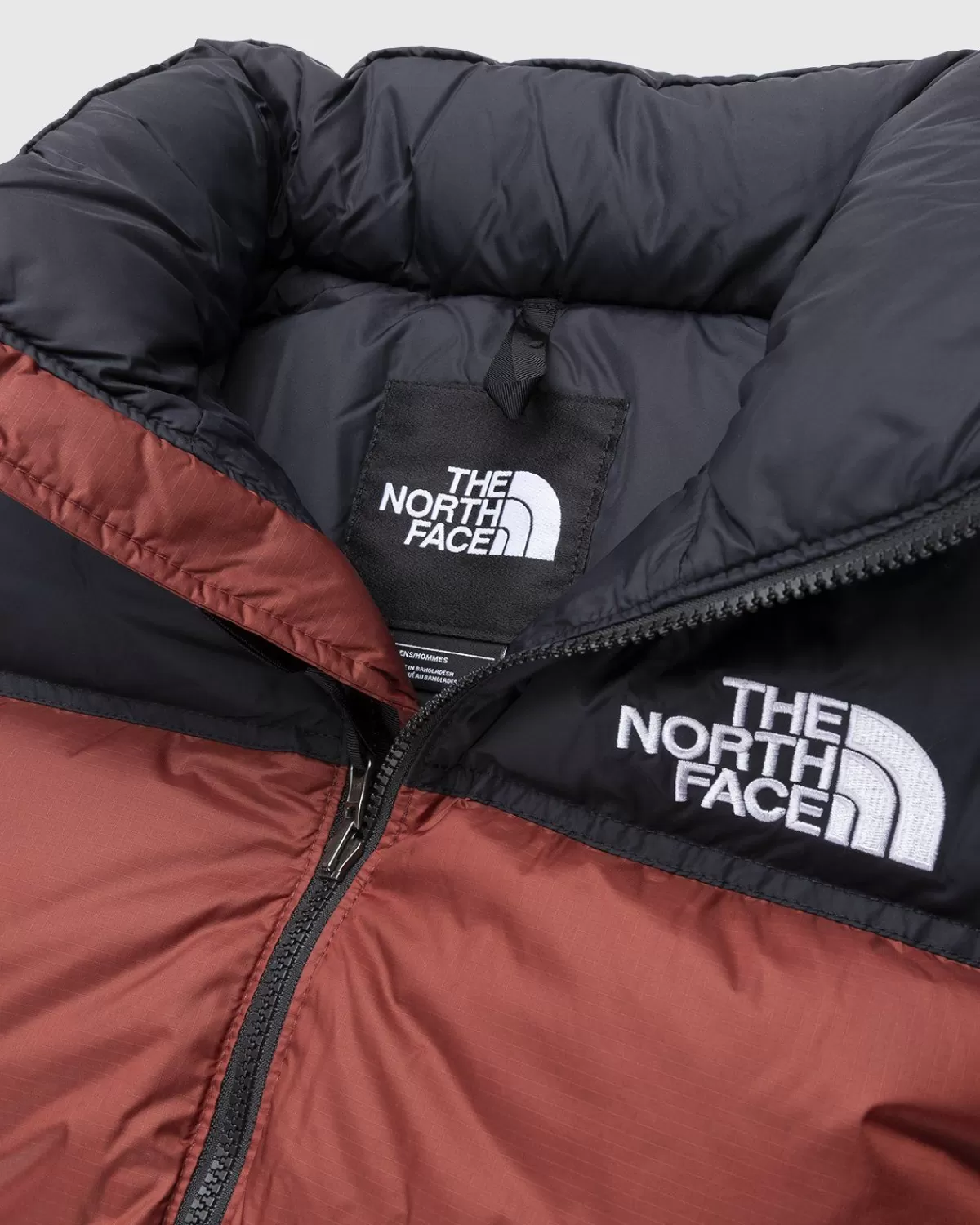 the_north_face_1996_retro_nuptsejas_brick_house_rood_1.webp Bovenkleding^The North Face 1996 Retro Nuptse-Jas Brick House Rood