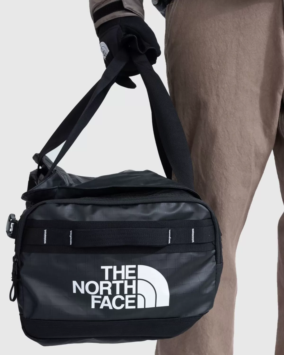The North Face Base Camp Voyager Duffel 42L Tnf Zwart/Tnf Wit Discount