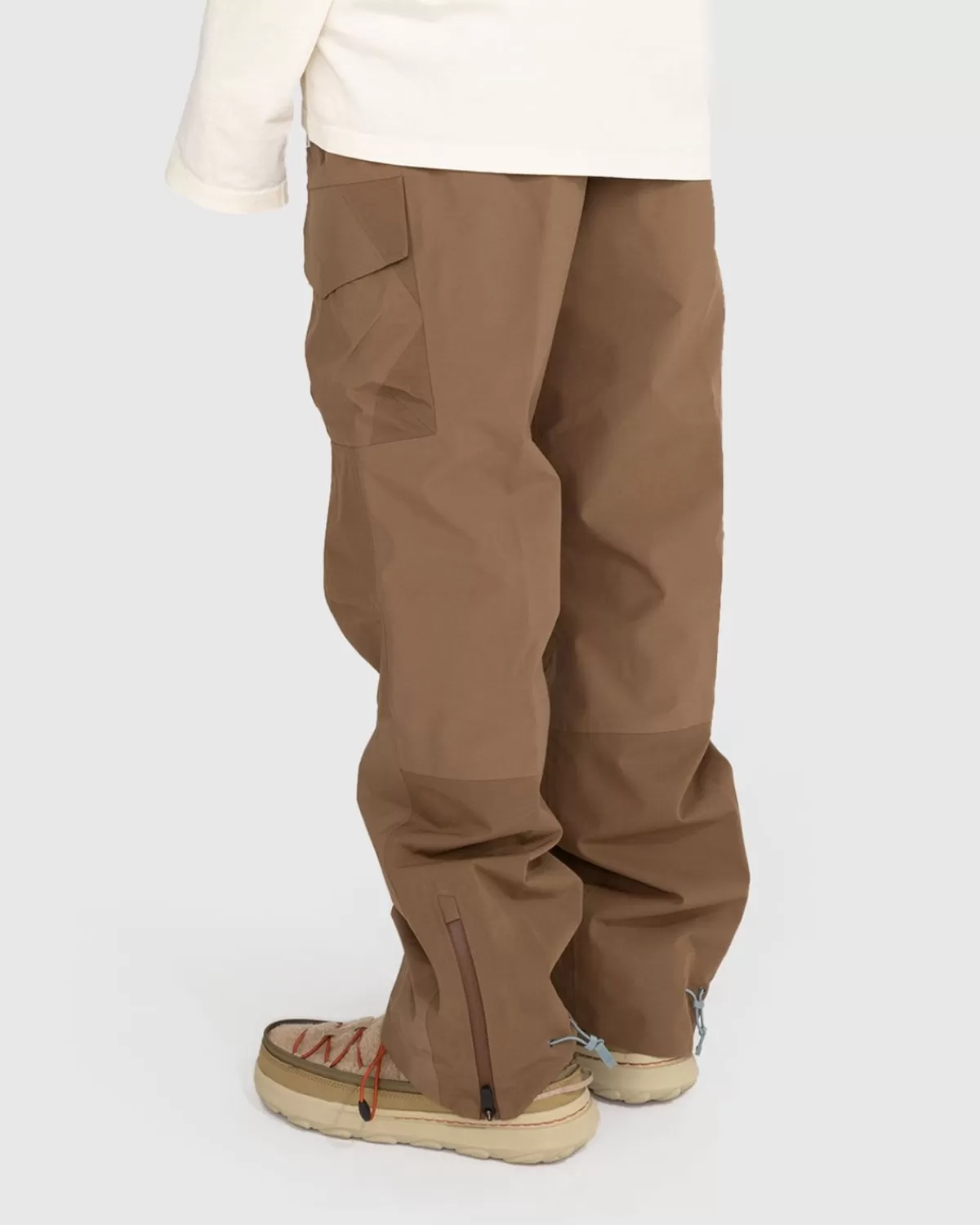 the_north_face_x_undercover_geodesic_shellbroek_sepiabruin_1.webp Broek^The North Face X Undercover Geodesic Shell-Broek Sepiabruin