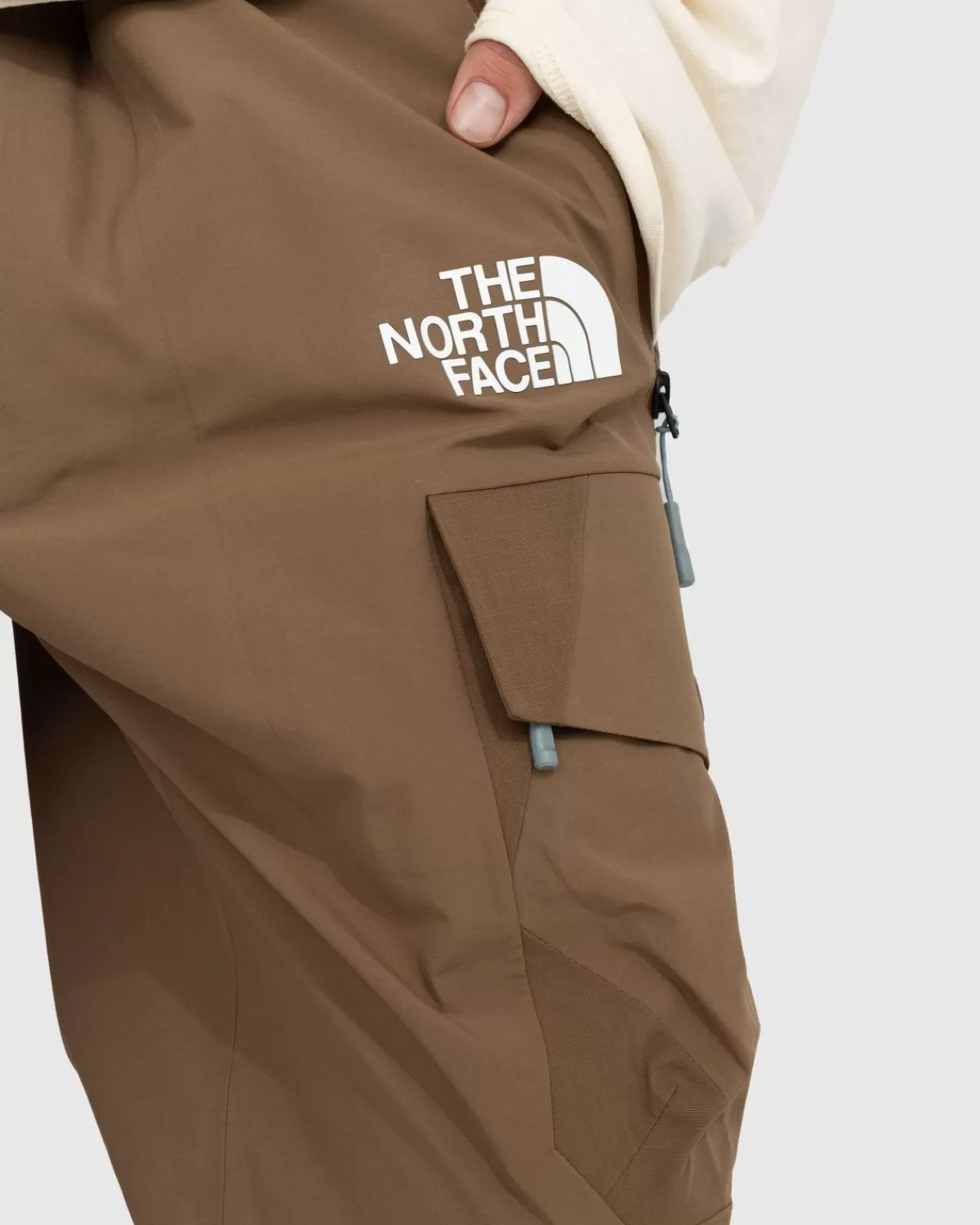 the_north_face_x_undercover_geodesic_shellbroek_sepiabruin_3.webp Broek^The North Face X Undercover Geodesic Shell-Broek Sepiabruin