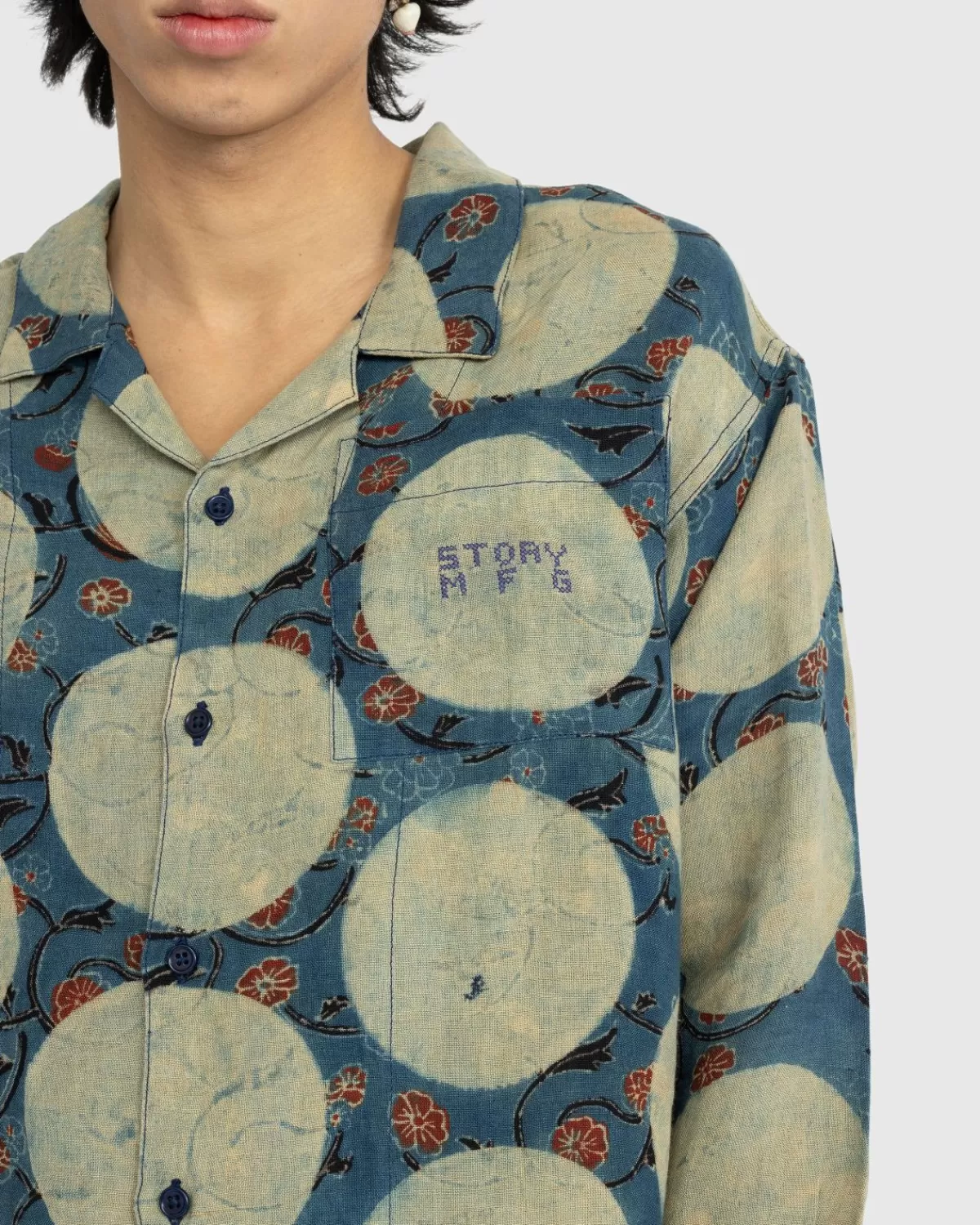 verhaal_mfg_groeten_shirt_maan_resist_2.webp Overhemden^Story mfg. Verhaal Mfg. Groeten Shirt Maan Resist